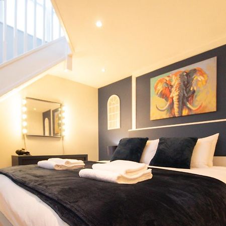 Lord Street - 2 Beautiful Apartments - Sleep Up To 14 Guests - By Rework Accommodation Chester Zewnętrze zdjęcie