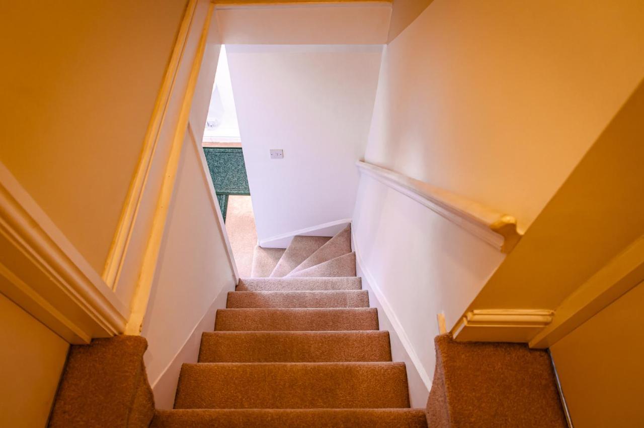Lord Street - 2 Beautiful Apartments - Sleep Up To 14 Guests - By Rework Accommodation Chester Zewnętrze zdjęcie