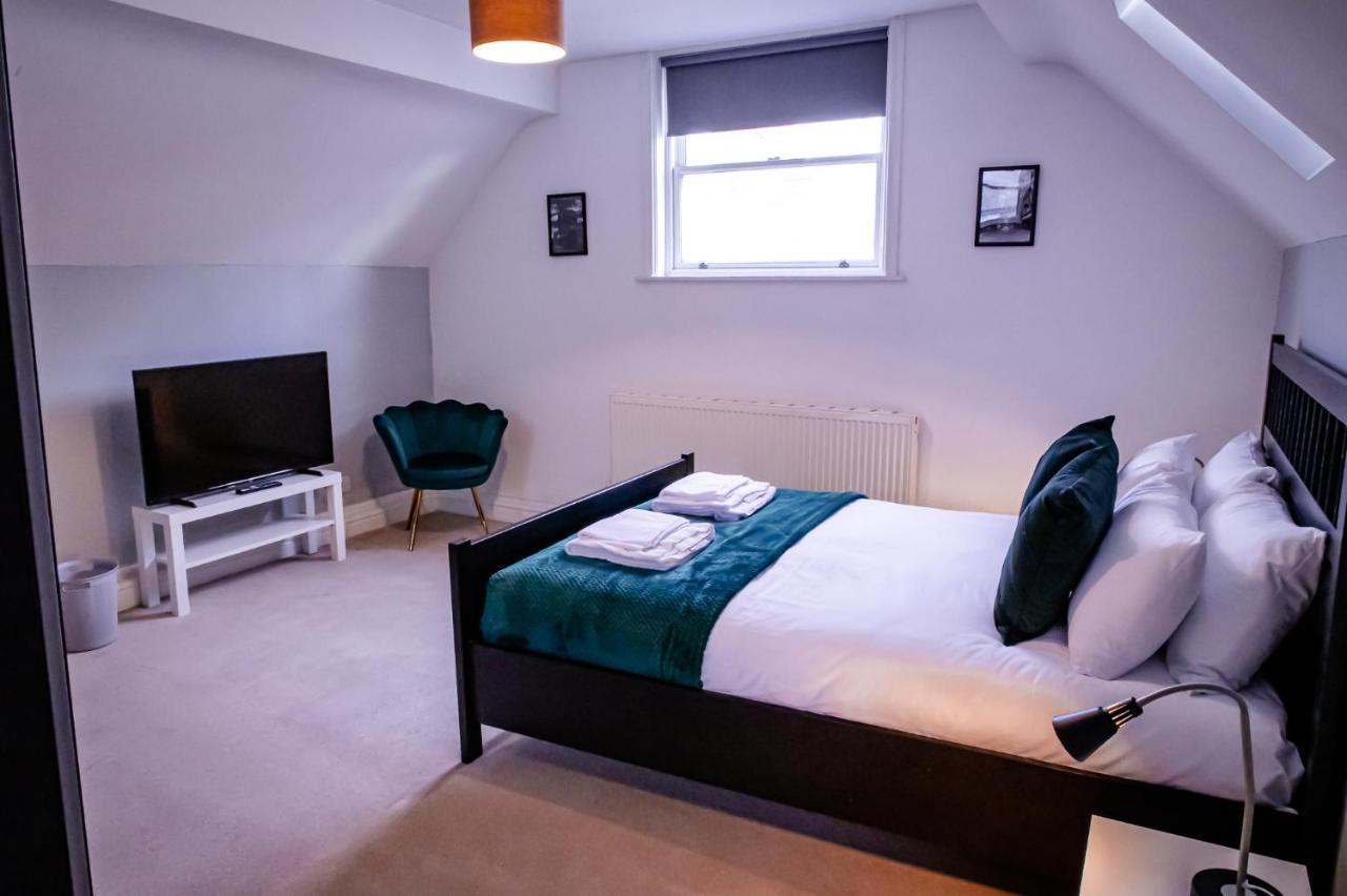 Lord Street - 2 Beautiful Apartments - Sleep Up To 14 Guests - By Rework Accommodation Chester Zewnętrze zdjęcie