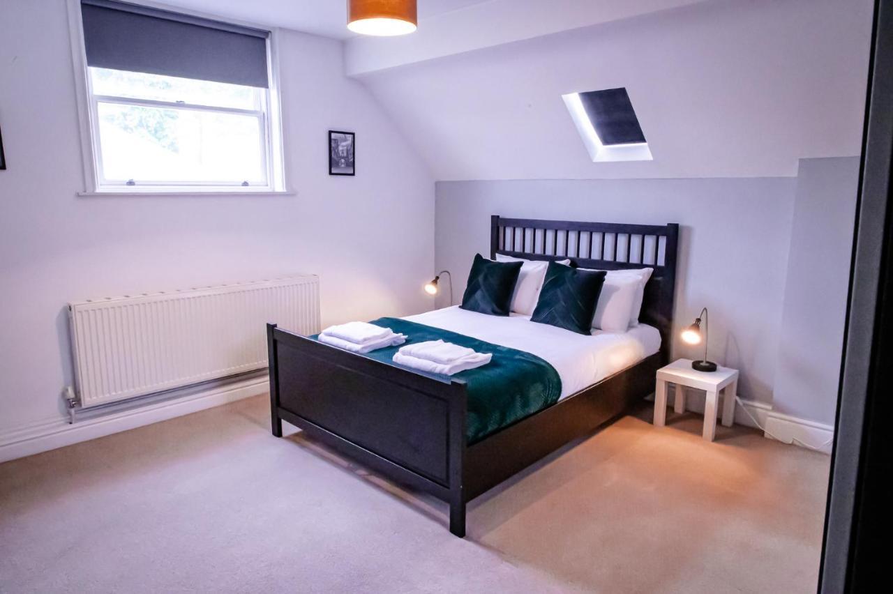 Lord Street - 2 Beautiful Apartments - Sleep Up To 14 Guests - By Rework Accommodation Chester Zewnętrze zdjęcie