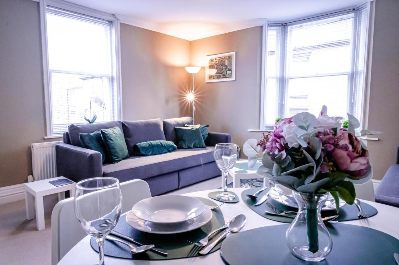 Lord Street - 2 Beautiful Apartments - Sleep Up To 14 Guests - By Rework Accommodation Chester Zewnętrze zdjęcie