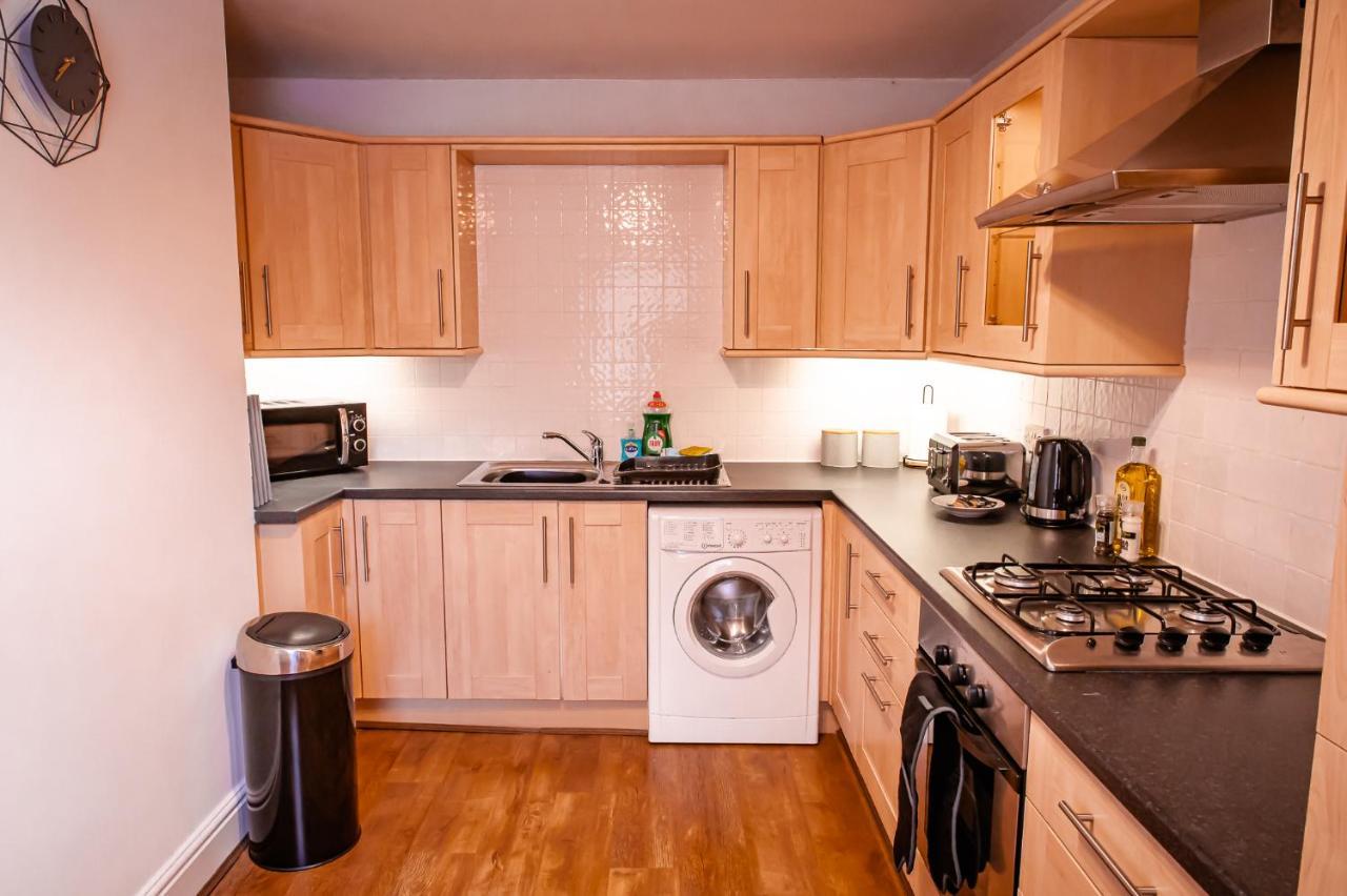 Lord Street - 2 Beautiful Apartments - Sleep Up To 14 Guests - By Rework Accommodation Chester Zewnętrze zdjęcie