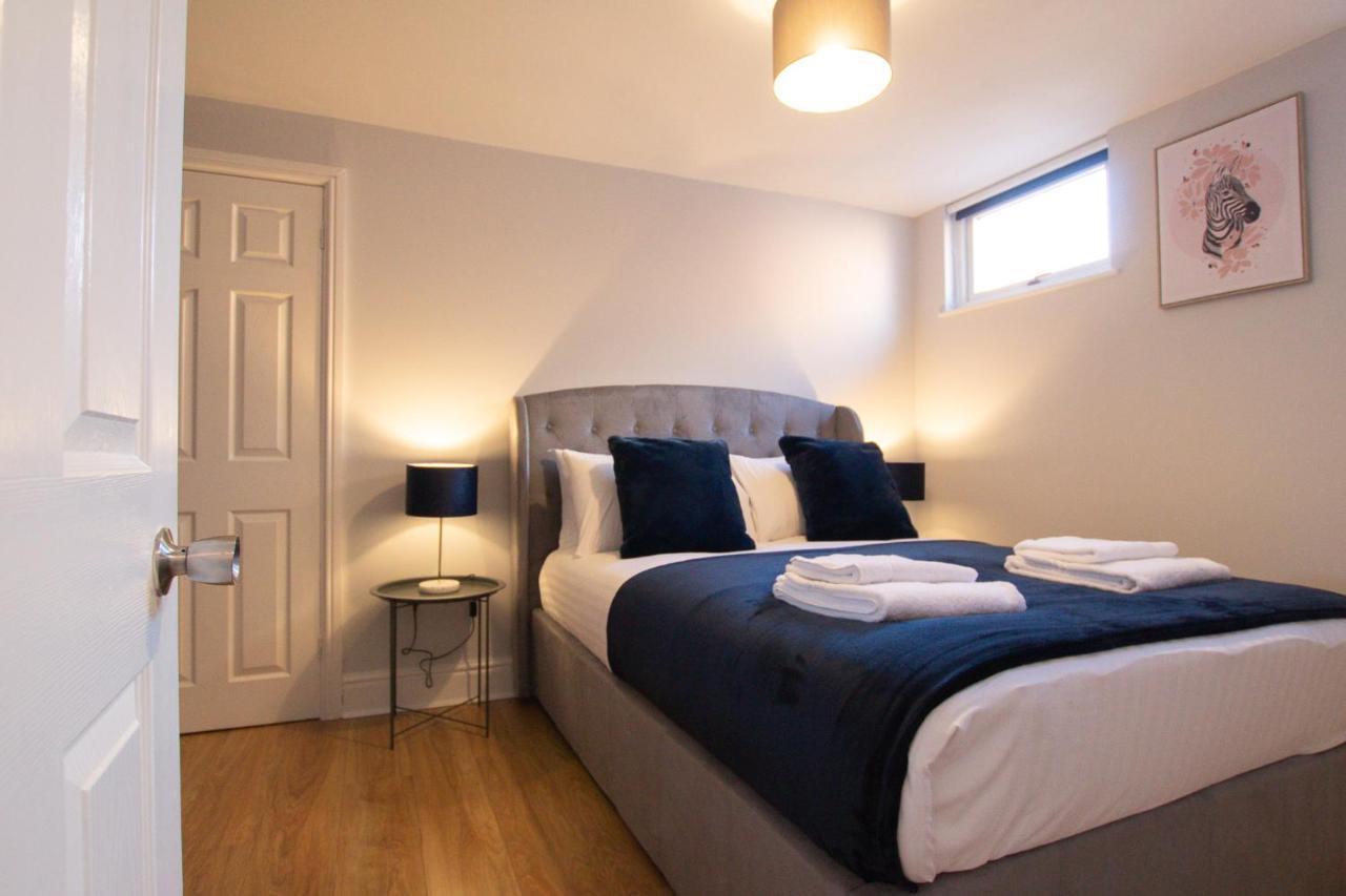 Lord Street - 2 Beautiful Apartments - Sleep Up To 14 Guests - By Rework Accommodation Chester Zewnętrze zdjęcie