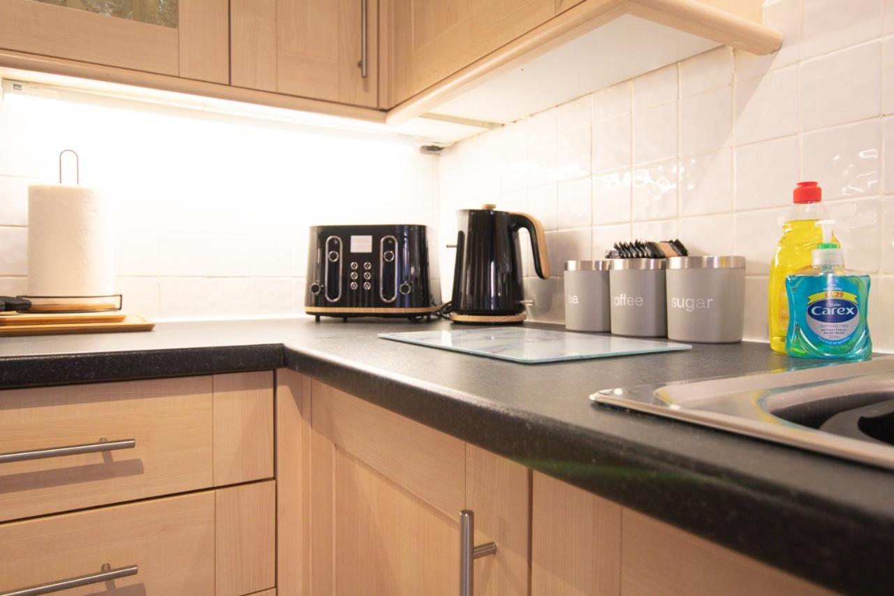Lord Street - 2 Beautiful Apartments - Sleep Up To 14 Guests - By Rework Accommodation Chester Zewnętrze zdjęcie