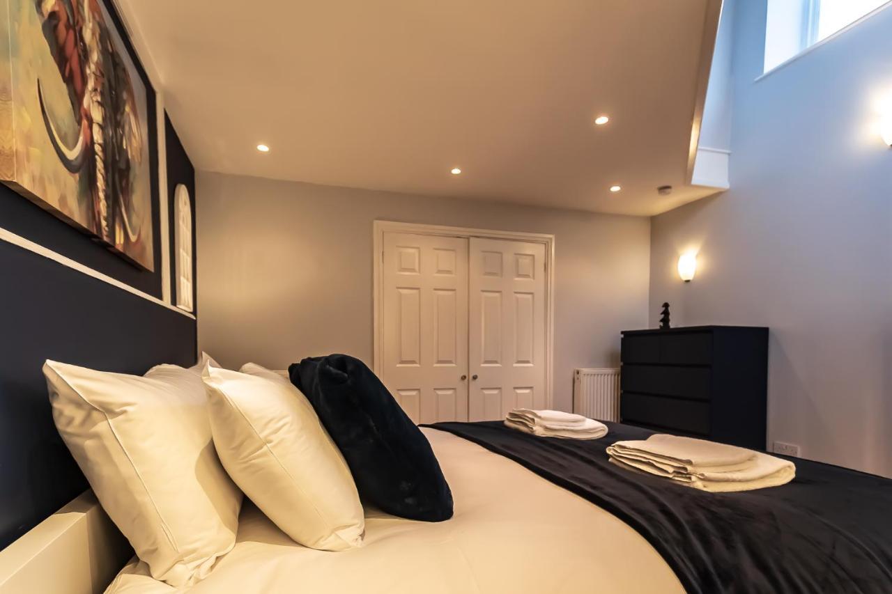 Lord Street - 2 Beautiful Apartments - Sleep Up To 14 Guests - By Rework Accommodation Chester Zewnętrze zdjęcie