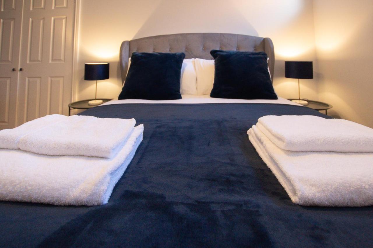 Lord Street - 2 Beautiful Apartments - Sleep Up To 14 Guests - By Rework Accommodation Chester Zewnętrze zdjęcie