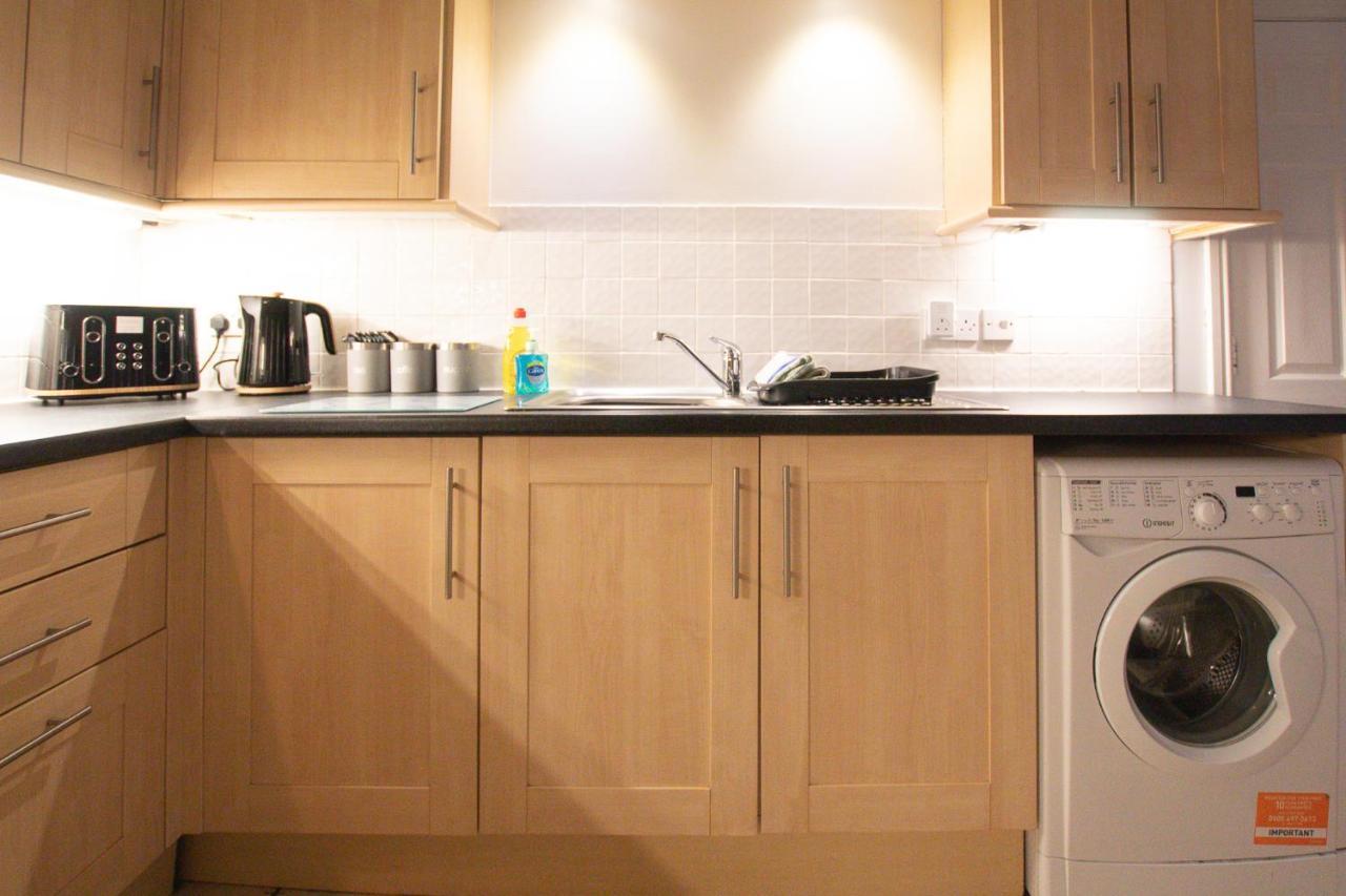 Lord Street - 2 Beautiful Apartments - Sleep Up To 14 Guests - By Rework Accommodation Chester Zewnętrze zdjęcie