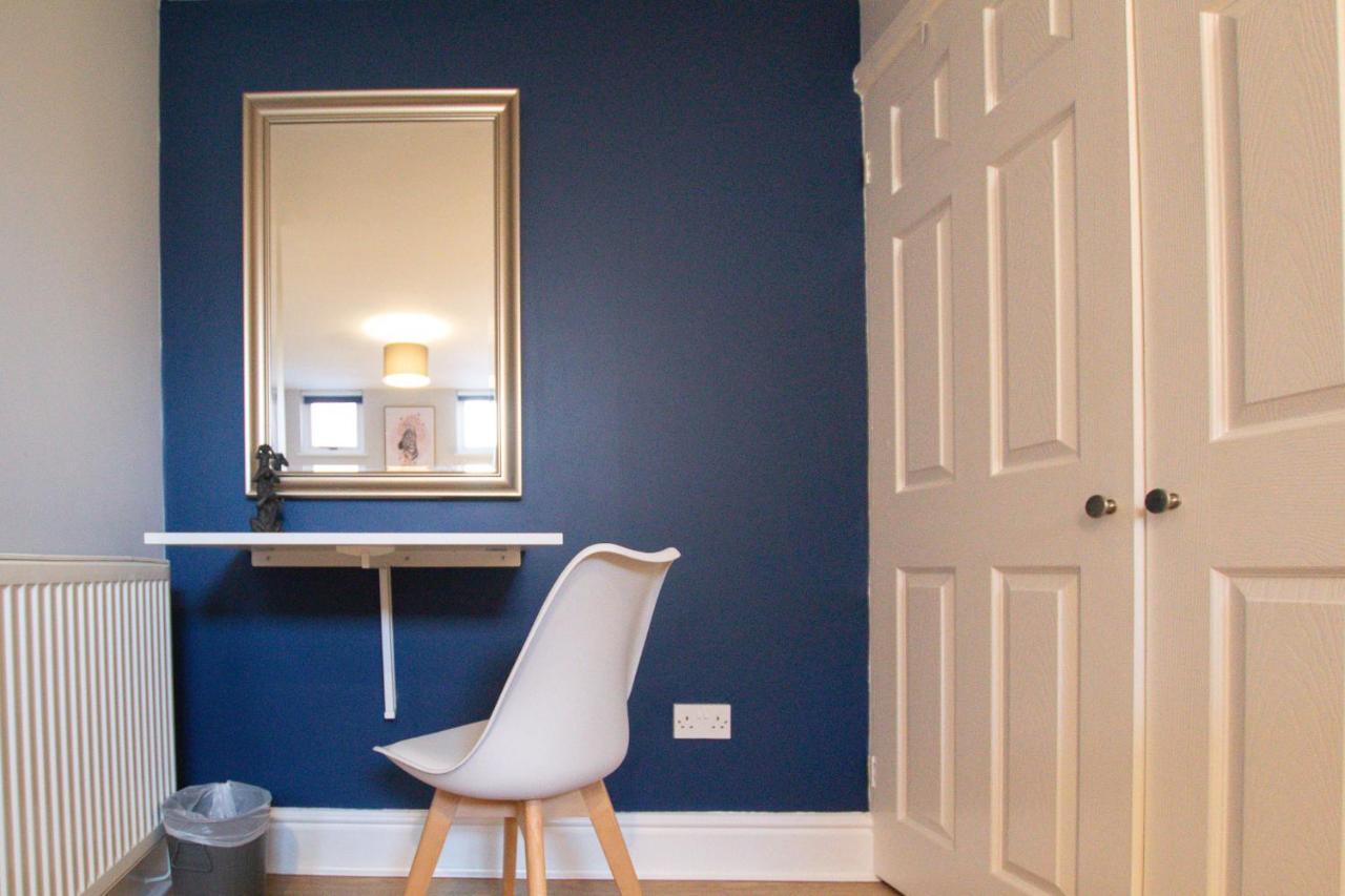 Lord Street - 2 Beautiful Apartments - Sleep Up To 14 Guests - By Rework Accommodation Chester Zewnętrze zdjęcie