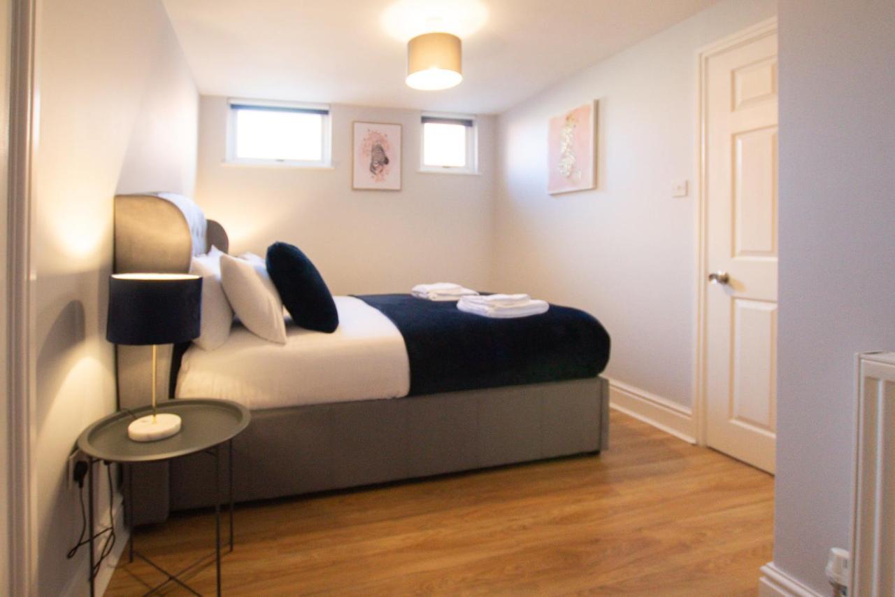 Lord Street - 2 Beautiful Apartments - Sleep Up To 14 Guests - By Rework Accommodation Chester Zewnętrze zdjęcie