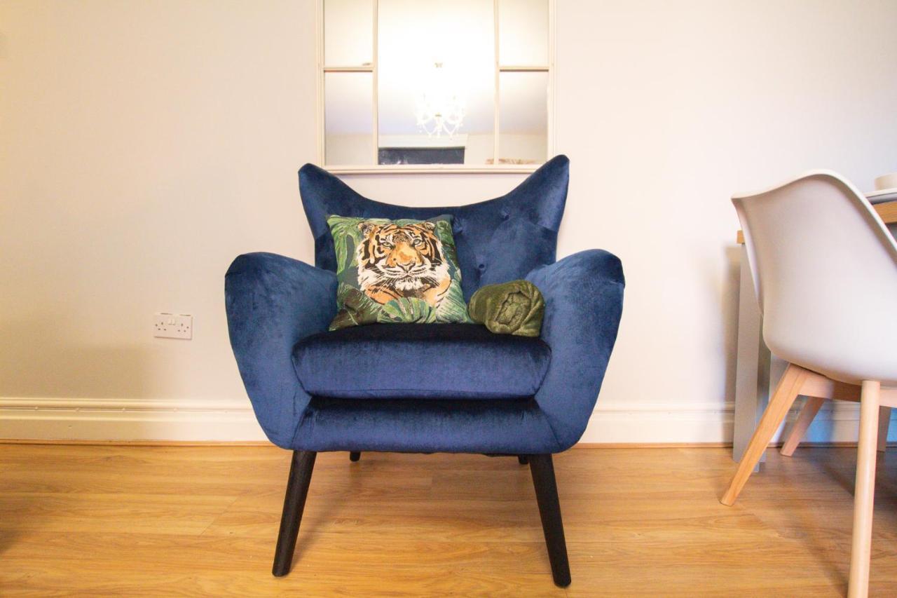 Lord Street - 2 Beautiful Apartments - Sleep Up To 14 Guests - By Rework Accommodation Chester Zewnętrze zdjęcie