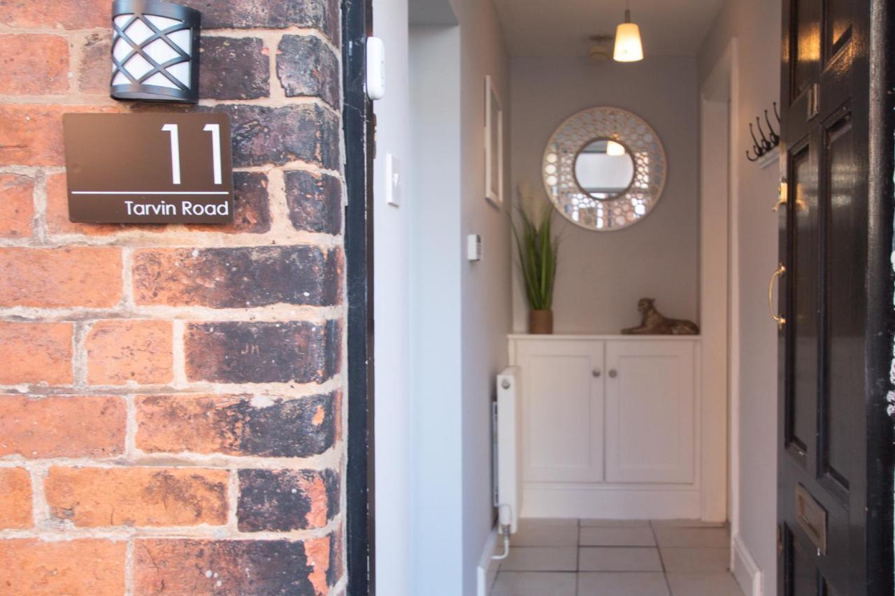 Lord Street - 2 Beautiful Apartments - Sleep Up To 14 Guests - By Rework Accommodation Chester Zewnętrze zdjęcie